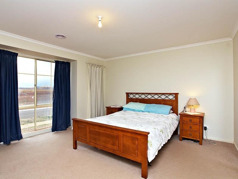 23 Rainlover Drive, Kurunjang VIC 3337