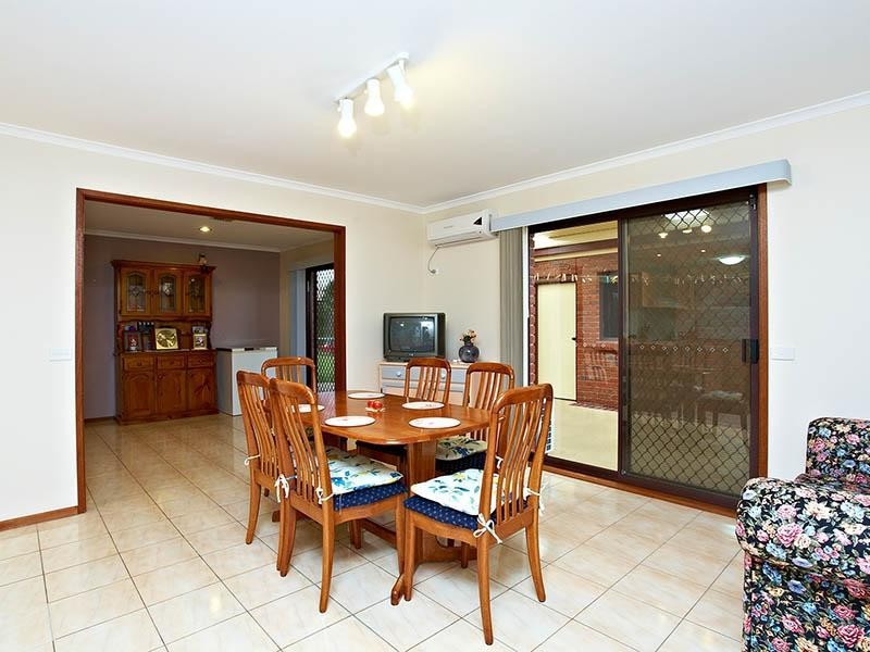 12 Paul Crt., Melton West VIC 3337