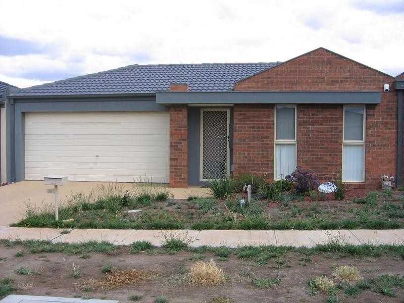 39 Tandara Circuit, Melton VIC 3337