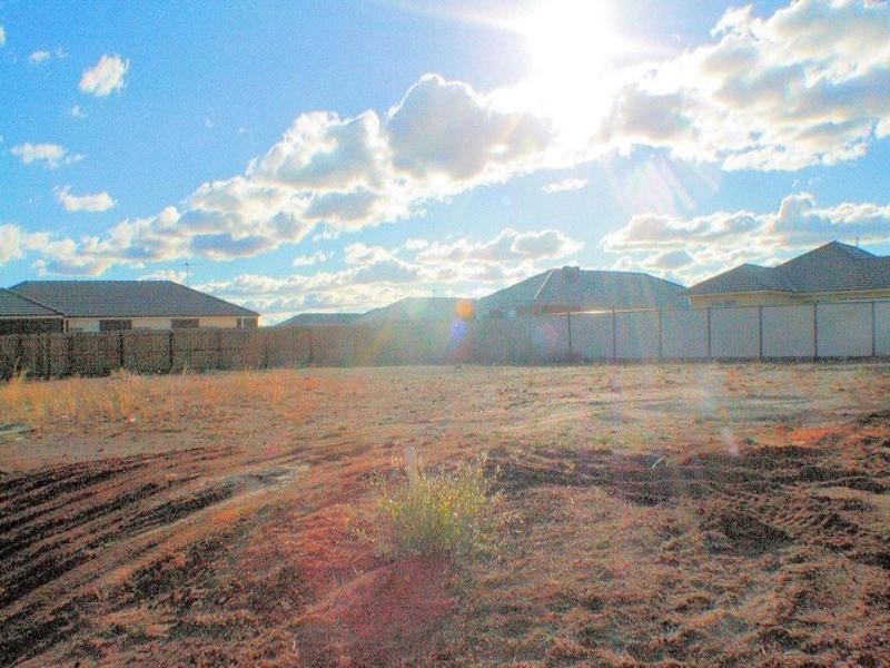 48 Christina Crescent, Kurunjang VIC 3337