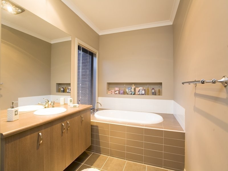 7 Indigo Square, Botanica Springs, Melton VIC 3337