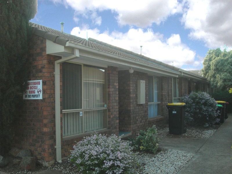 9 Raymond Street, Melton South VIC 3338