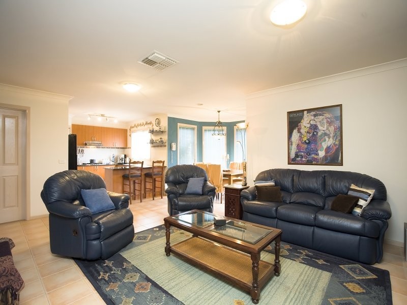 2 Billing Place, Melton VIC 3337