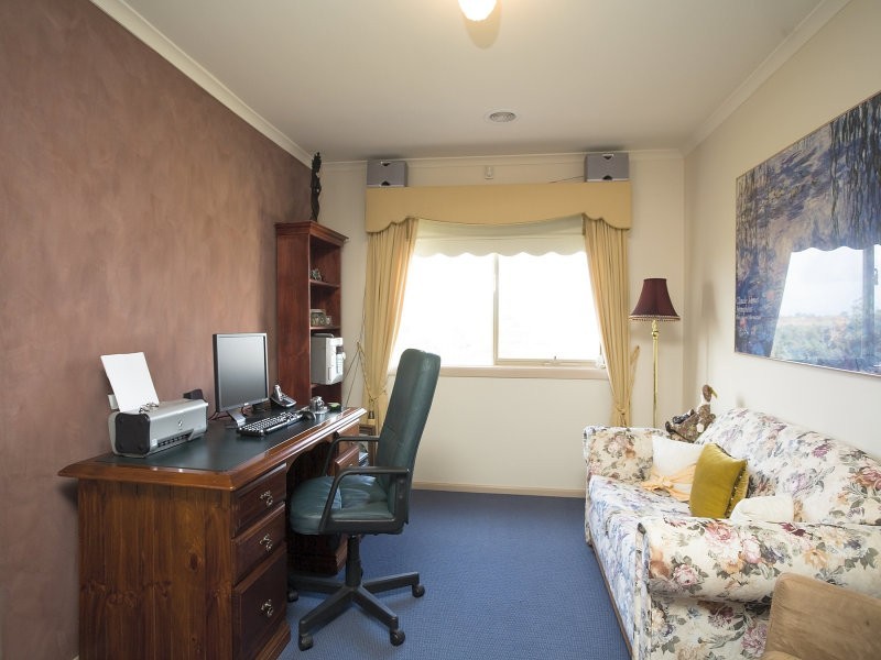 2 Billing Place, Melton VIC 3337