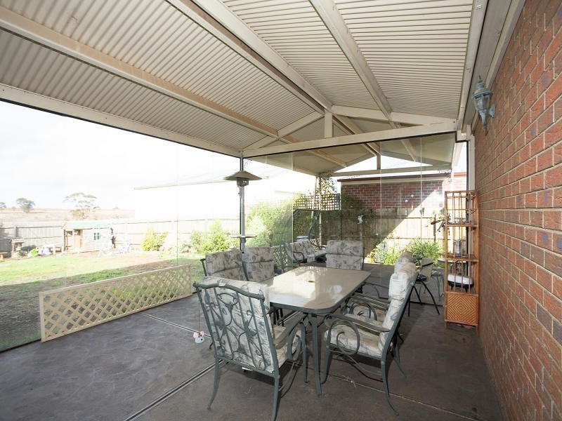 2 Billing Place, Melton VIC 3337