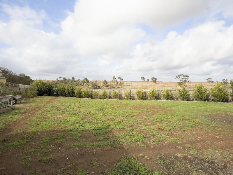 2 Billing Place, Melton VIC 3337