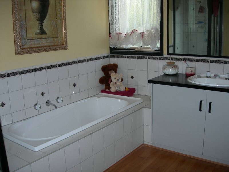 7 Cahill Drive, Brookfield VIC 3338