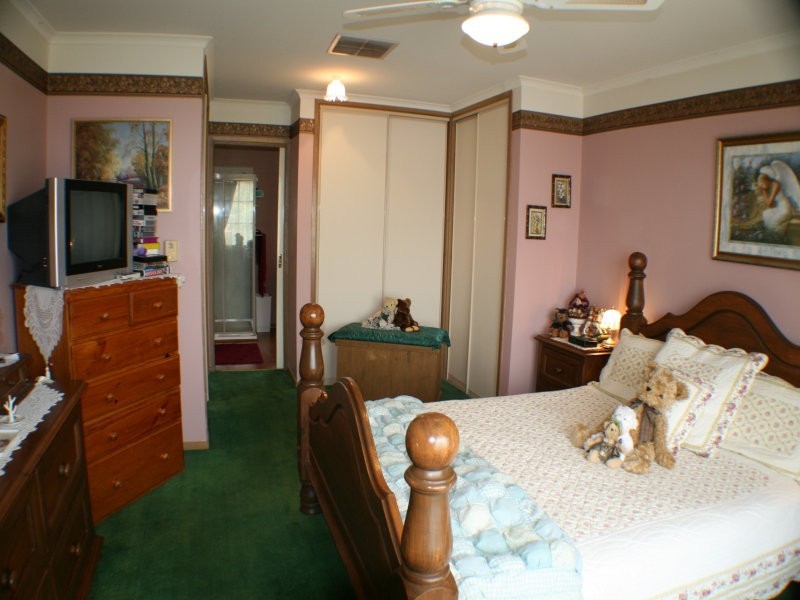 7 Cahill Drive, Brookfield VIC 3338