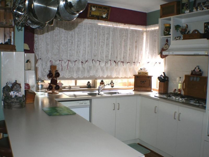 7 Cahill Drive, Brookfield VIC 3338