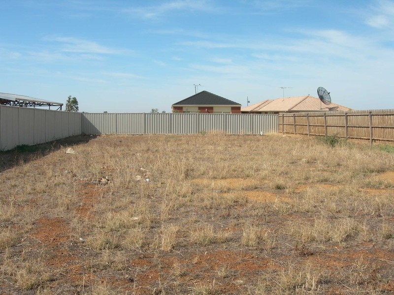 43 Dalray Crescent, Melton VIC 3337