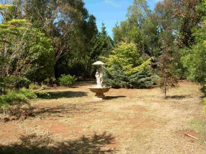 10 Kororoit Court, Toolern Downs, Melton VIC 3337