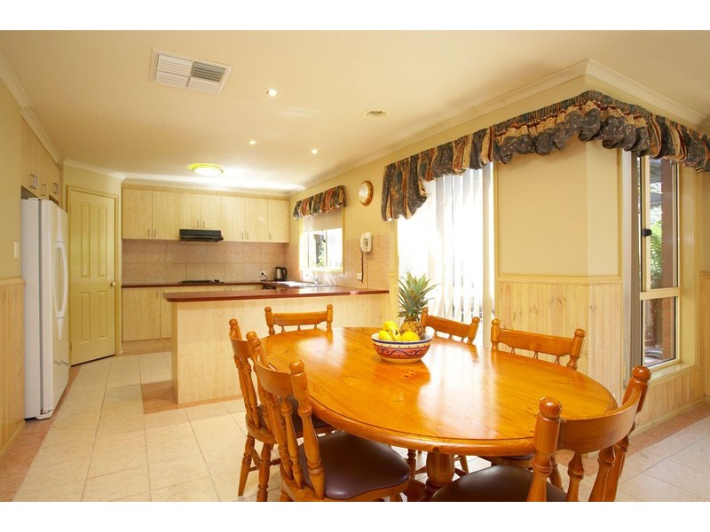 2 Gleneagles Drive, Melton VIC 3337