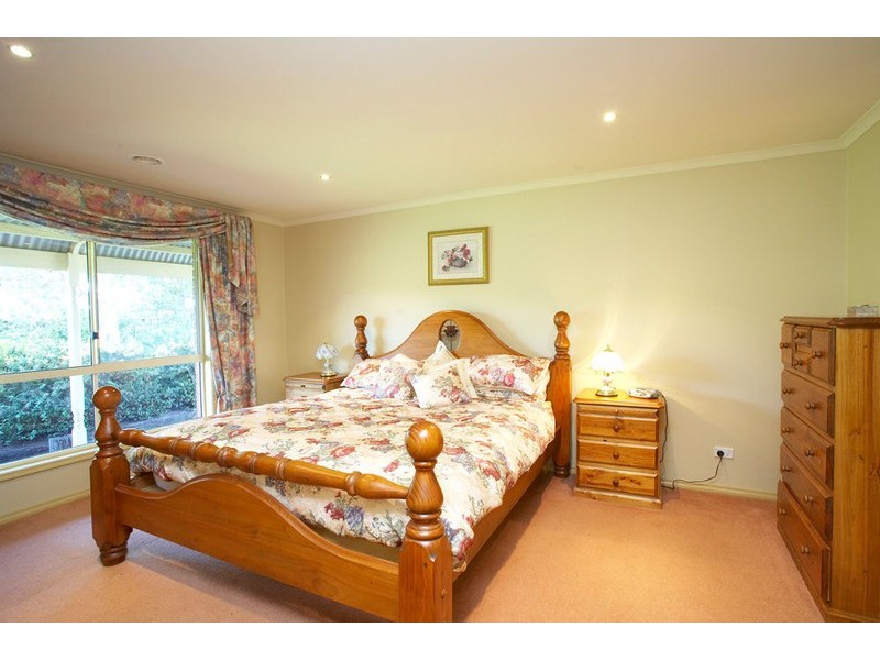 2 Gleneagles Drive, Melton VIC 3337