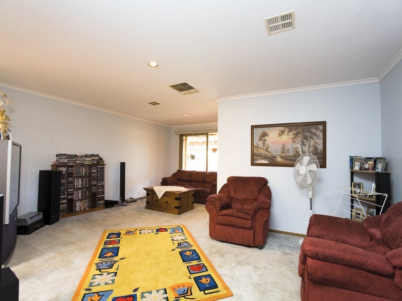 12 Silber Court, Melton VIC 3337