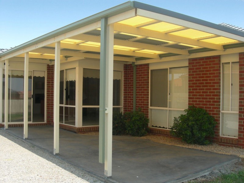 9 Hollydale Court, Melton VIC 3337