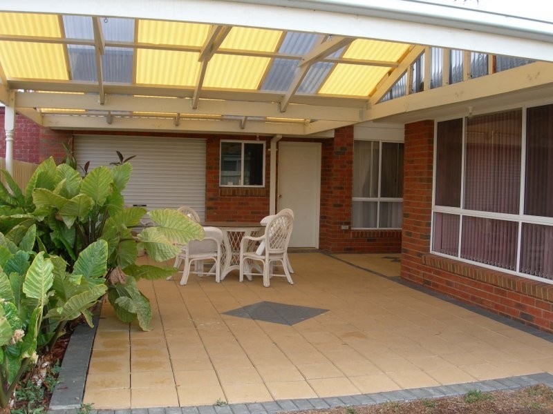 1 Staton Crescent, Westlake, Melton West VIC 3337