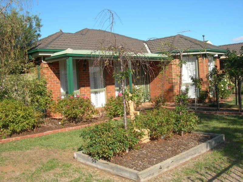 22 Johnbatman Drive, Melton West VIC 3337