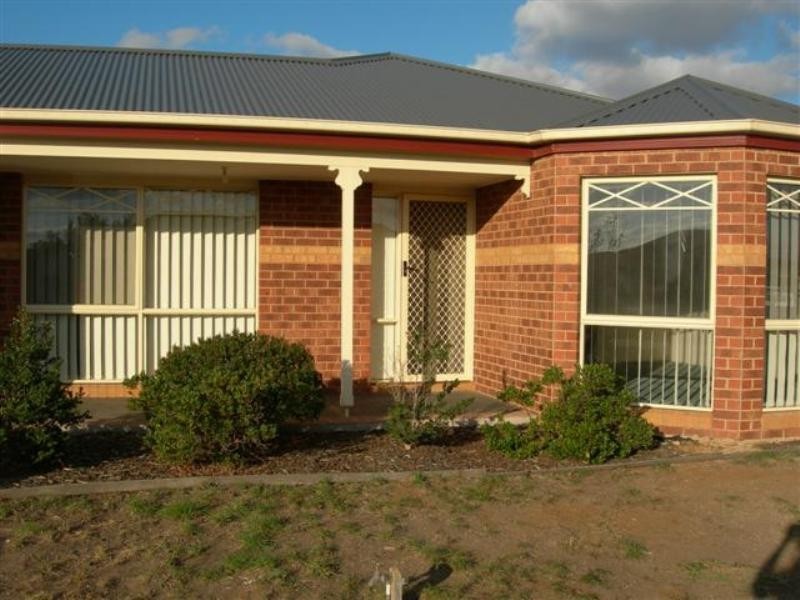86 Westlake Drive, Melton West VIC 3337