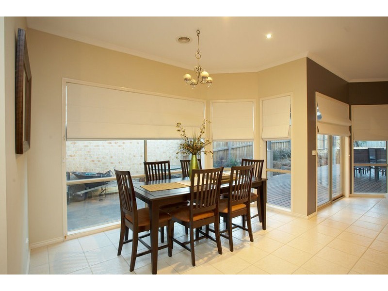 8 Viviannes Way, Darlingsford, Melton VIC 3337