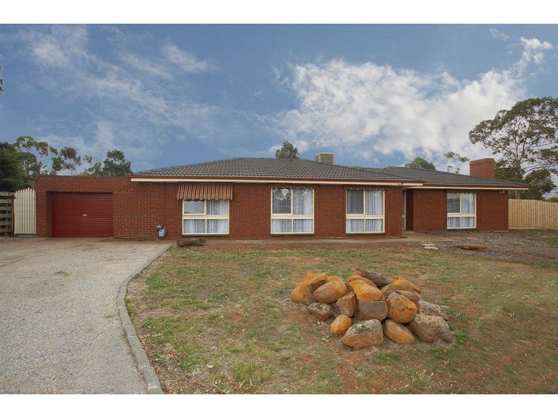 88 West Melton Drive, Melton West VIC 3337