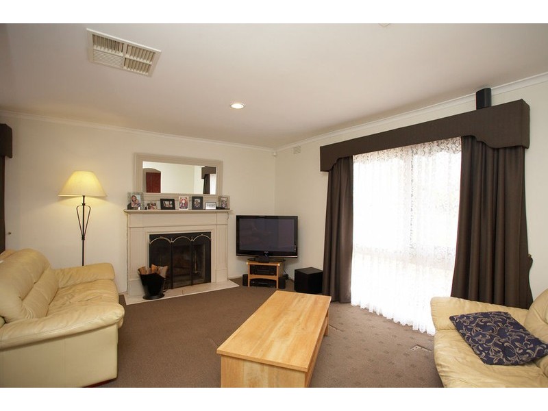 88 West Melton Drive, Melton West VIC 3337