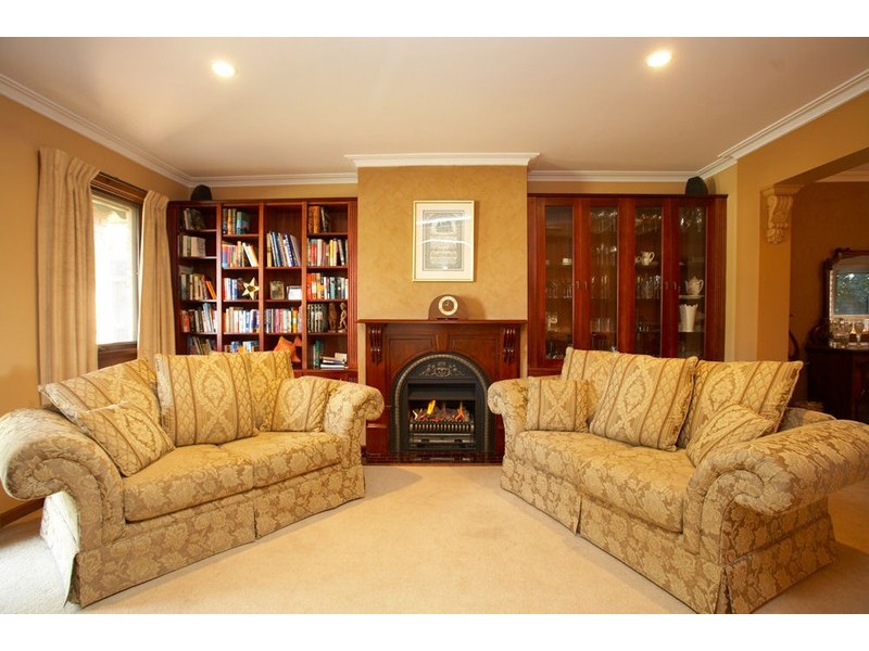 42 Monash Street, Melton South VIC 3338