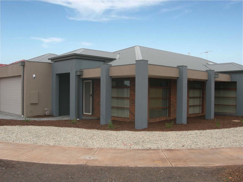 9 Sutton Grove, Woodgrove Walk, Melton VIC 3337