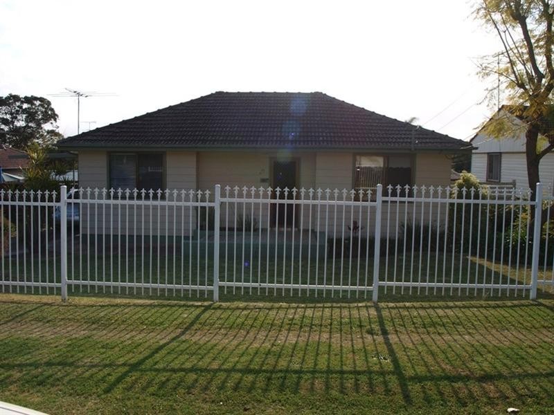 82 Bungaree Road, Toongabbie NSW 2146