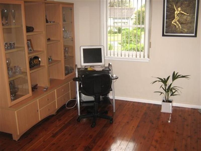 8 May Street, Constitution Hill NSW 2145