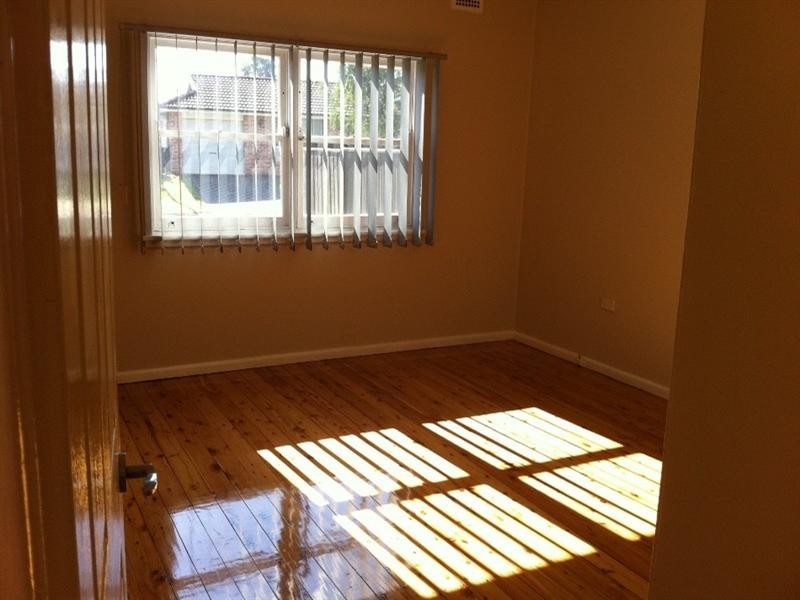 2 Glen Place, Pendle Hill NSW 2145