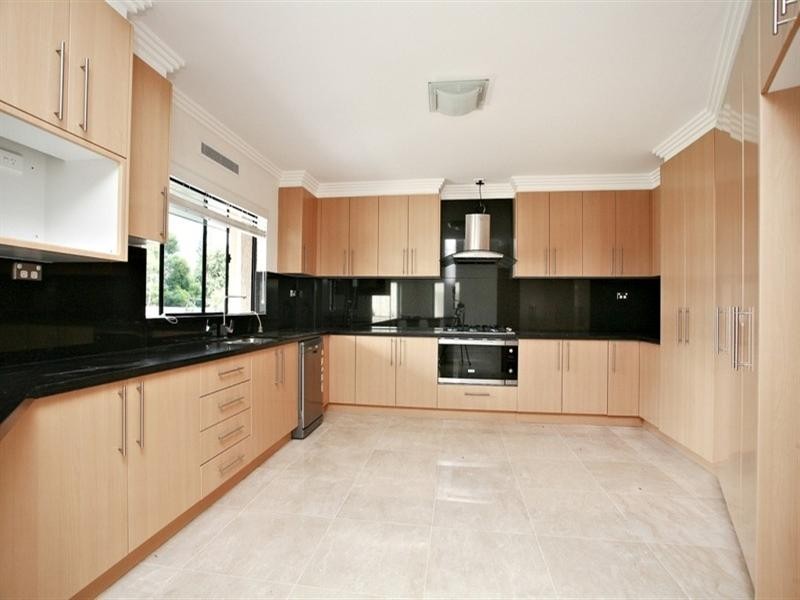 9A Pindari Crescent, South Wentworthville NSW 2145