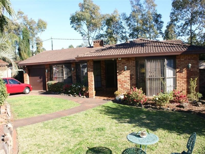 4 CASSIA Close, Bossley Park NSW 2176