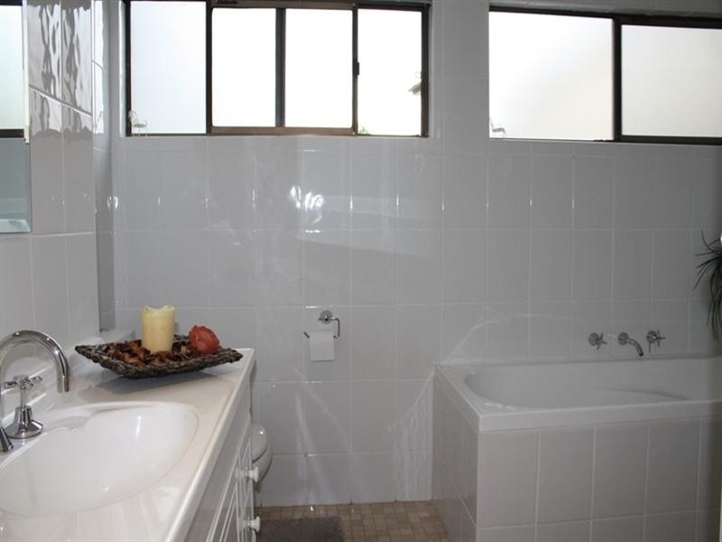 4 CASSIA Close, Bossley Park NSW 2176