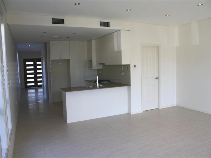 42 Scott Street, Toongabbie NSW 2146