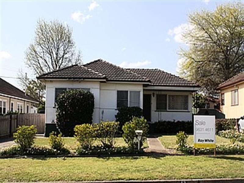 13 Bromfield Avenue, Toongabbie NSW 2146