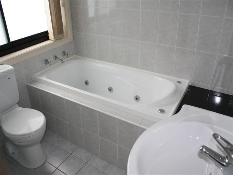 7 Billabong Street, Pendle Hill NSW 2145