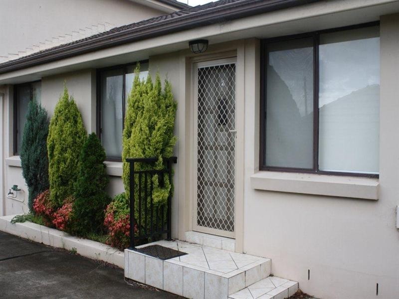 2/114 Dunmore Street, Wentworthville NSW 2145