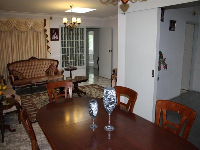 6 Adrian Place, Greystanes NSW 2145