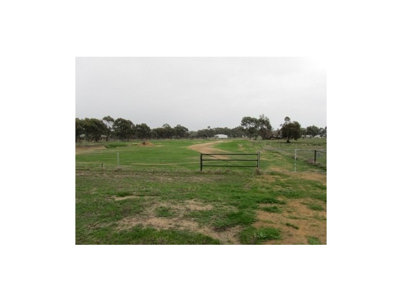 18 Riverview Estate, Deniliquin NSW 2710