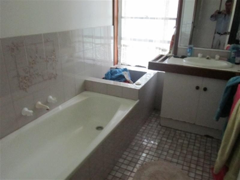 144 Racecourse Road, Deniliquin NSW 2710