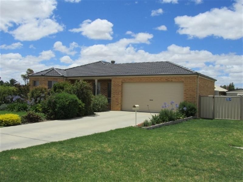 215 Hetherington Street, Deniliquin NSW 2710