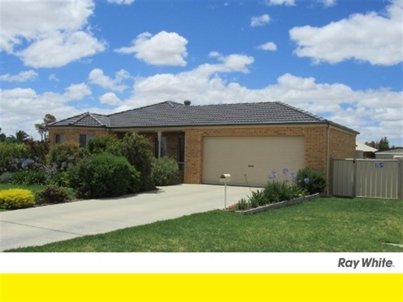 215 Hetherington Street, Deniliquin NSW 2710