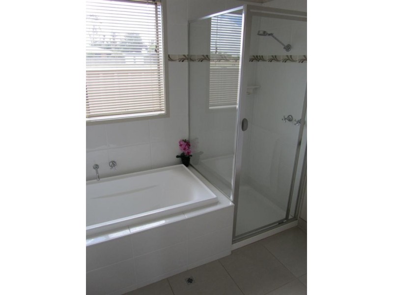 215 Hetherington Street, Deniliquin NSW 2710