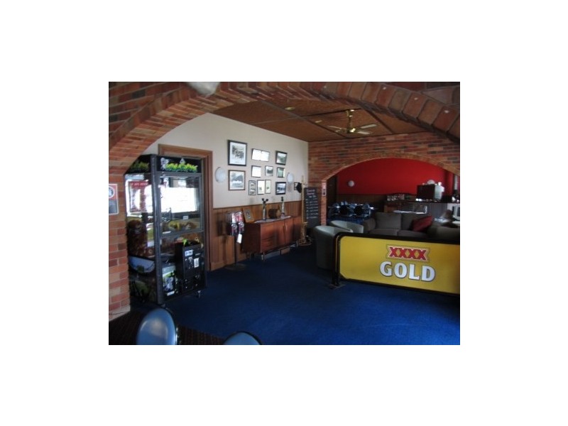 6 Davidson Street, Deniliquin NSW 2710