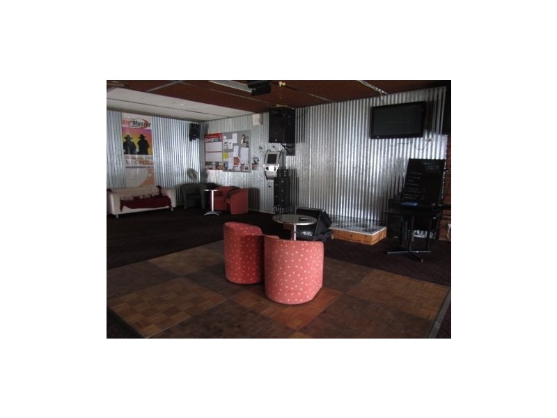 6 Davidson Street, Deniliquin NSW 2710