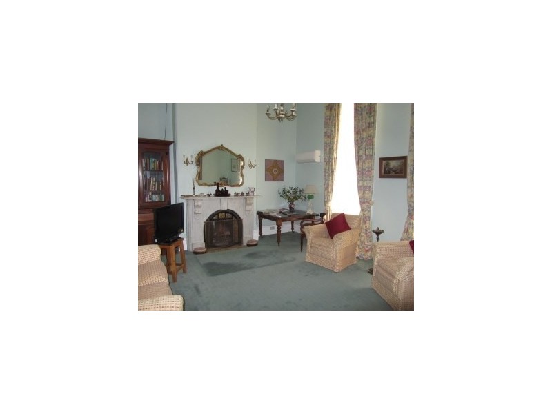 86 Lachlan Street, Hay NSW 2711