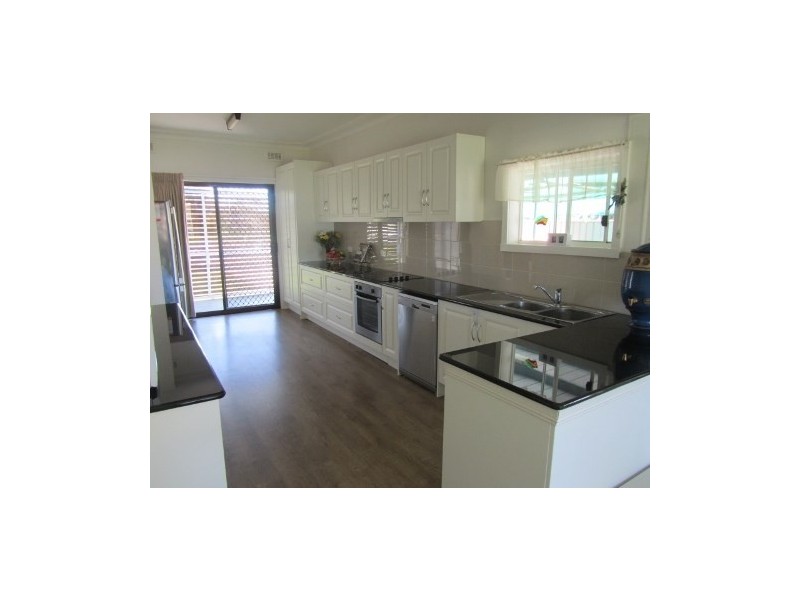 361 Sloane Street, Deniliquin NSW 2710