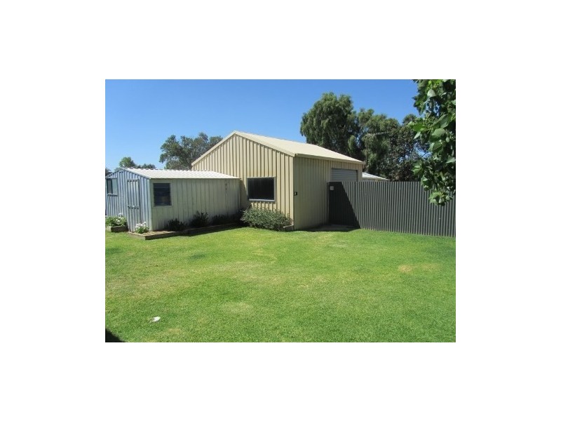 361 Sloane Street, Deniliquin NSW 2710