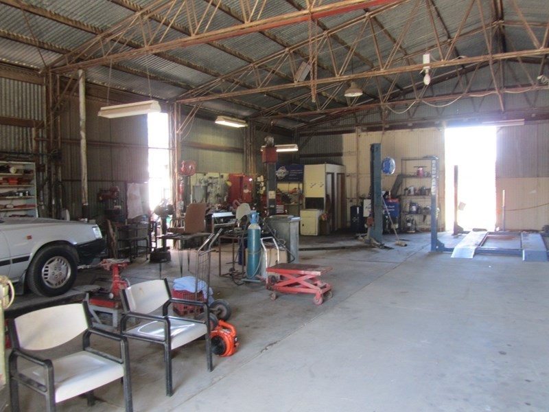 72 Napier Street, Deniliquin NSW 2710