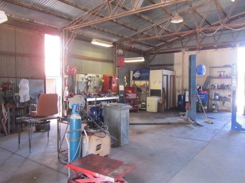 72 Napier Street, Deniliquin NSW 2710